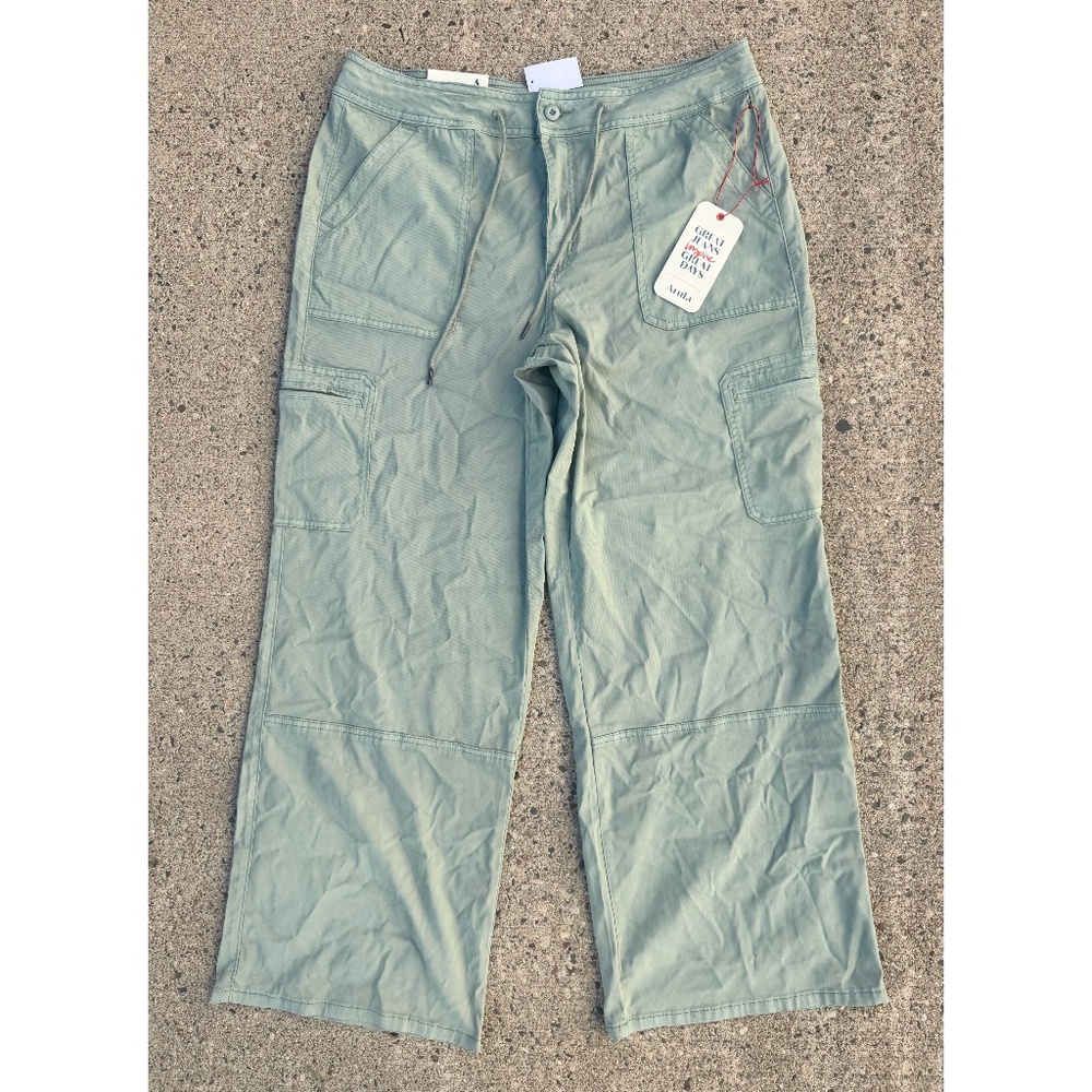 New ARULA Green Wide Leg Cargo Pants